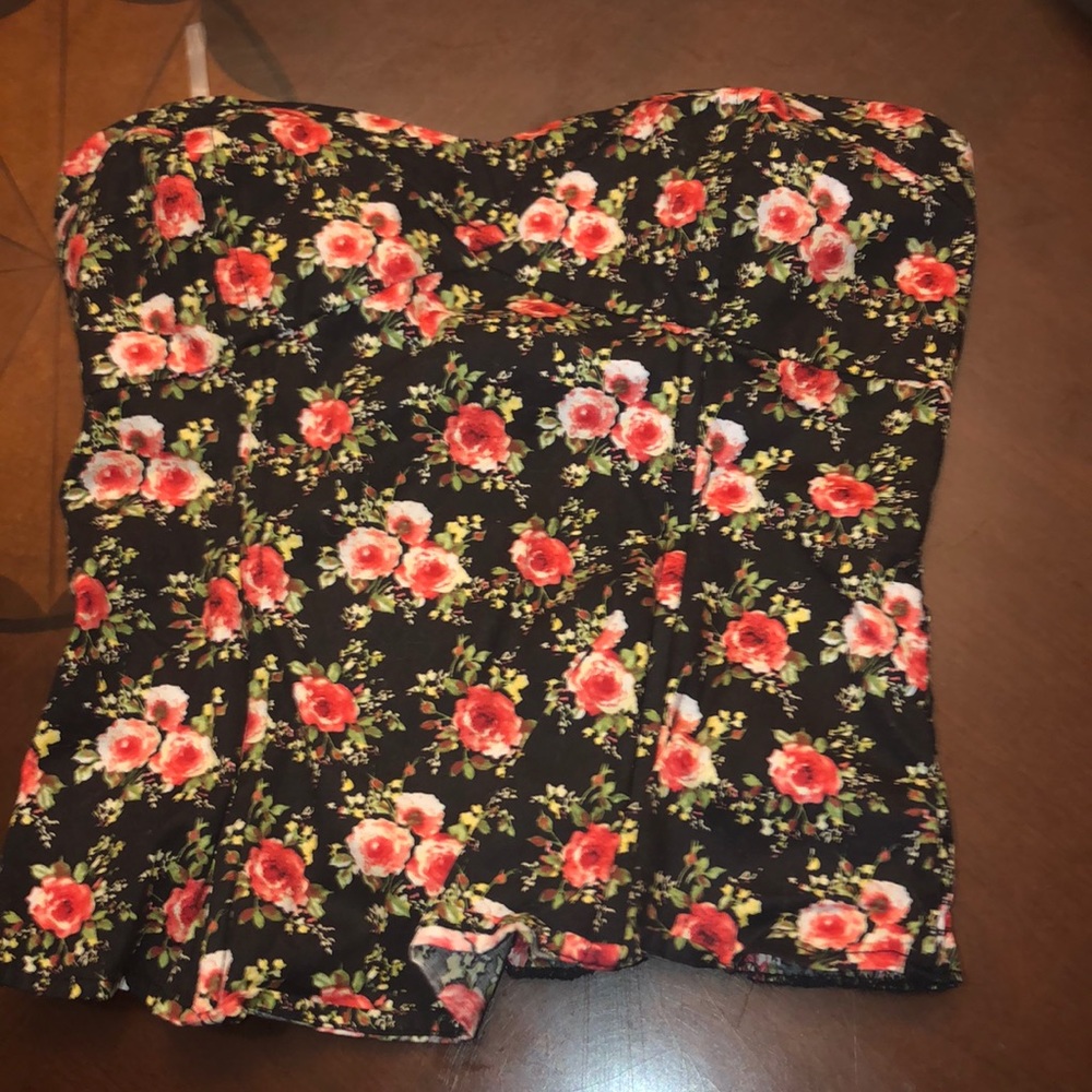 Heart line sleeveless tight fitted rose top